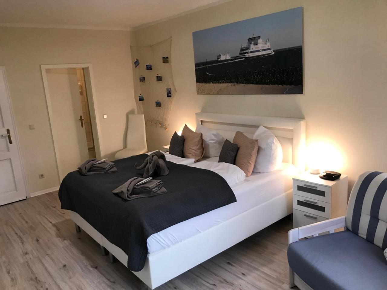 Friesenhof Nieblum - Hotel Garni Екстер'єр фото